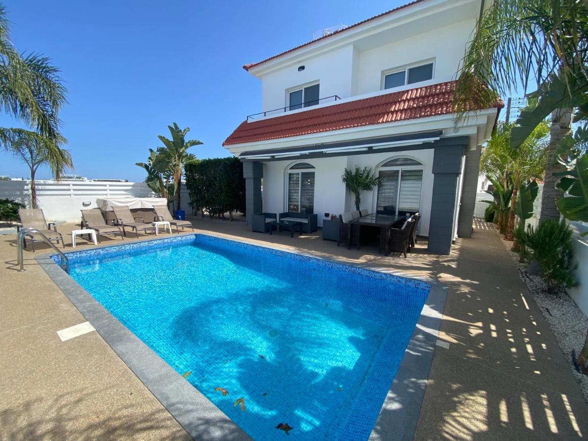 Villa Mario - 2Min Walk From Kapparis Beach Paralimni Exterior photo